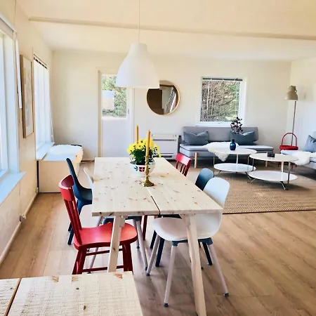 Sjarmerende Hus I Nær Tursti Feriehus *