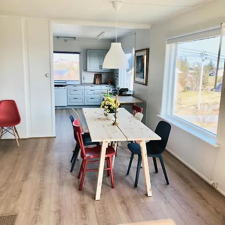 Sjarmerende Hus I Nær Tursti * Sørvågen